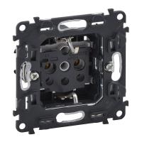 Розетка Legrand Valena Мех In Matic 16A 250V с/з винтовой зажим 753025