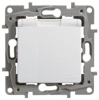 Розетка 2К+З Legrand Etika 16A 250V с/з со шторками крышкой безвинтовой зажим немецкий стандарт белый 672232