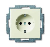 Розетка ABB Basic55 Schuko с/з 16A 250V безвинтовой зажим chalet-белый 2CKA002011A6144