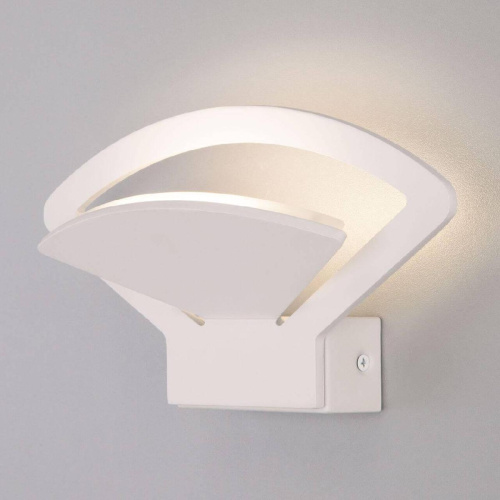 Настенный светильник Elektrostandard Pavo MRL LED 1009 a043973 Настенный светильник Elektrostandard Pavo MRL LED 1009 a043973