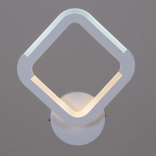 Бра Reluce 09821-3.2-01 WH