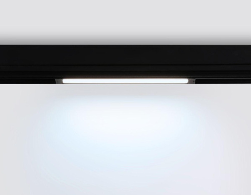 Трековый светодиодный светильник Ambrella Light Track System Magnetic 220V GL1262