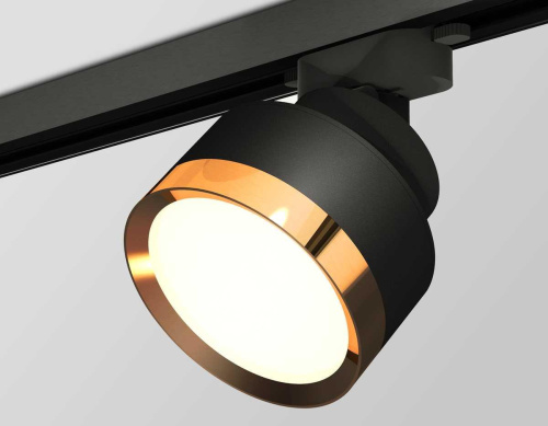 Комплект трекового светильника Ambrella light Track System XT (A2526, A2106, C8102, N8124) XT8102004