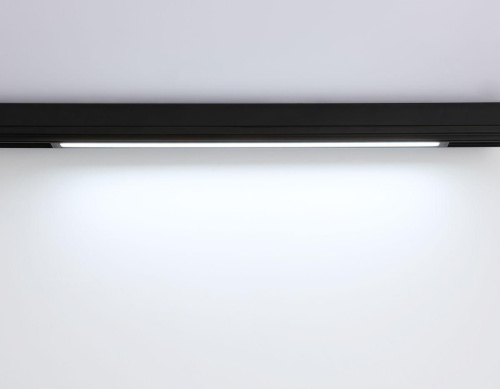 Трековый светодиодный светильник Ambrella Light Track System Magnetic 220V GL1292