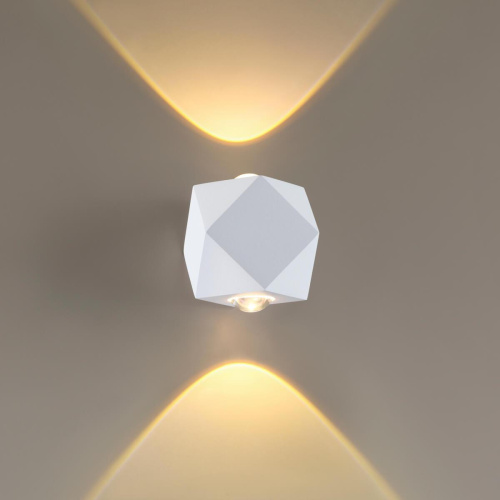 Уличный настенный светодиодный светильник Odeon Light Hightech Diamanta 4219/4WL Уличный настенный светодиодный светильник Odeon Light Hightech Diamanta 4219/4WL