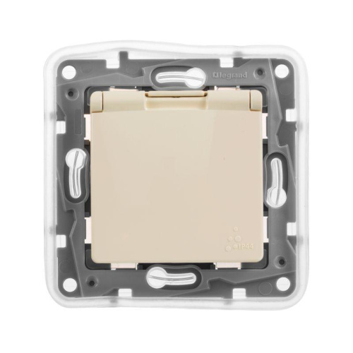 Розетка 2К+З Legrand Etika 16A 250V с/з со шторками крышкой безвинтовой зажим немецкий стандарт слоновая кость 672332