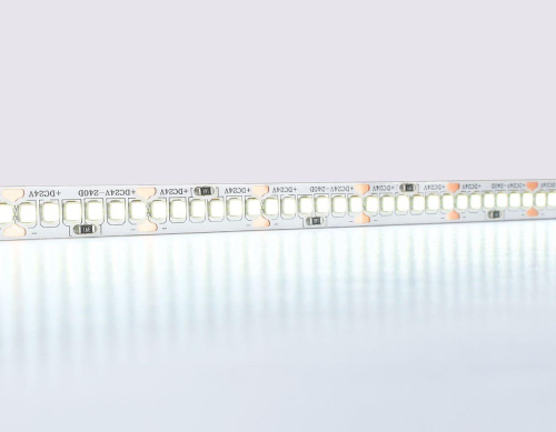 Светодиодная лента Ambrella Light 18W/m 240LED/m 2835SMD холодный белый 5M GS3303