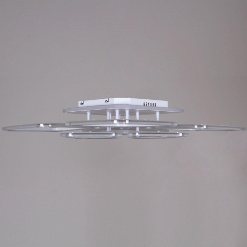 Потолочная светодиодная люстра Reluce 09826-3.3-4+4A WH (RGB)