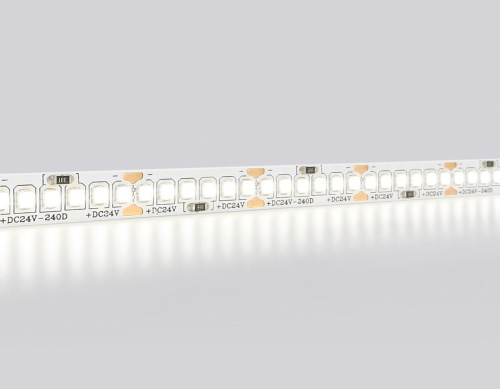 Светодиодная лента Ambrella Light 20W/m 240LED/m 2835SMD дневной белый 5M GS3402