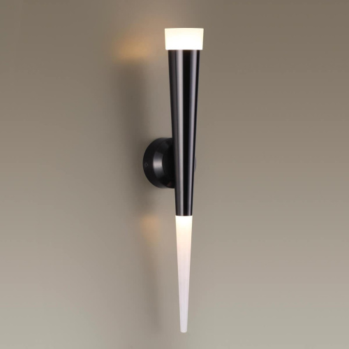 Настенный светодиодный светильник Odeon Light Vivat 3891/7WB