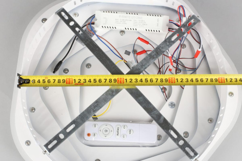 Потолочный светодиодный светильник Omnilux Longa OML-09407-211