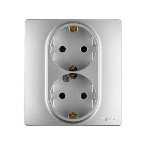 Розетка 2X2К+З Legrand Etika 16A 250V с/з со шторками безвинтовой зажим немецкий стандарт алюминий 672433
