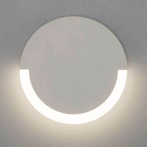 Настенный светодиодный светильник Eurosvet 40147/1 LED белый