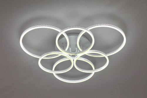 Потолочная светодиодная люстра Escada 10240/6LED