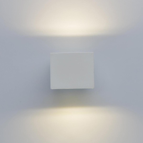 Уличный настенный светодиодный светильник De Markt Меркурий 807023001