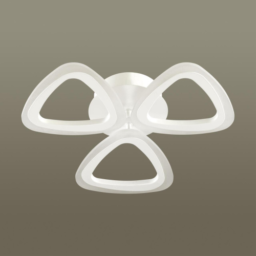 Потолочная светодиодная люстра Lumion Rhea 4570/42CL