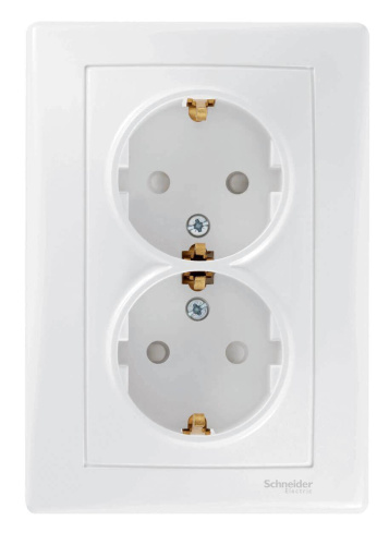 Розетка двойная Schneider Electric Sedna с/з со шторками 16A 250V SDN3000721