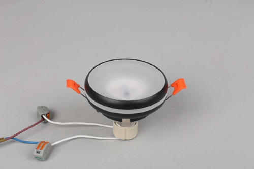 Встраиваемый потолочный светильник Omnilux Genova OML-102819-01