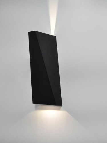 Уличный настенный светодиодный светильник Elvan GW-807A-6W-NH-Bk