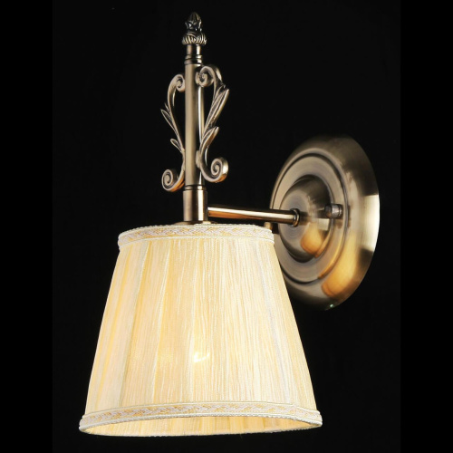 Бра Maytoni Vesta ARM330-01-R