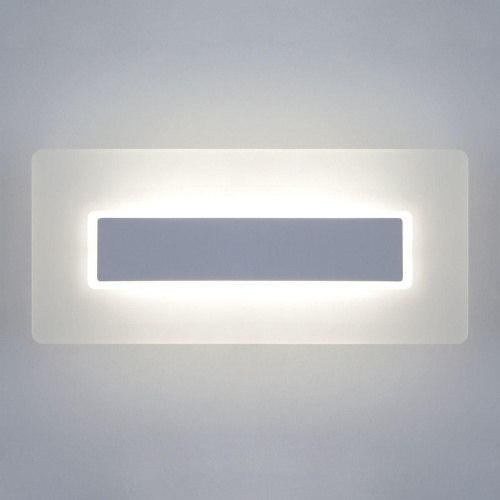 Настенный светодиодный светильник Elektrostandard Square 40132/1 Led белый a055770