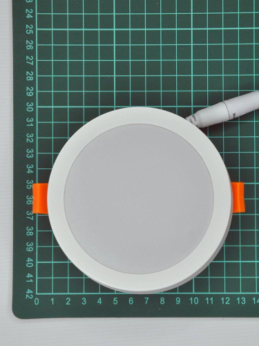 Встраиваемый светодиодный светильник Elvan VLS-109R-18W-NH-Wh