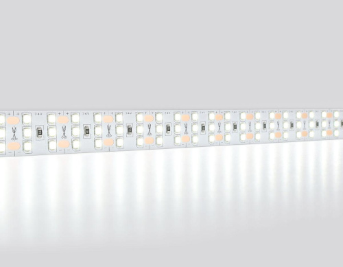 Светодиодная лента Ambrella Light 26W/m 324LED/m 2835SMD холодный белый 5M GS3903