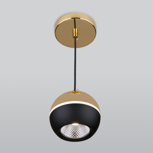 Подвесной светодиодный светильник Elektrostandard DLS023 9W 4200K черный/золото a047804 Подвесной светодиодный светильник Elektrostandard DLS023 9W 4200K черный/золото a047804