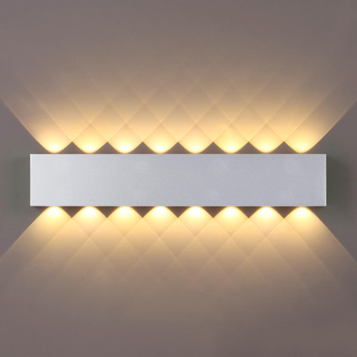 Настенный светодиодный светильник Odeon Light Magnum 4217/16WL