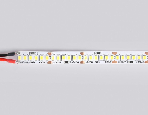 Светодиодная лента Ambrella Light 22W/m 240LED/m 2835SMD дневной белый 5M GS3502