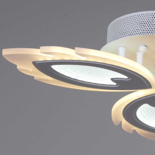 Люстра Reluce 05133-0.3-03 White