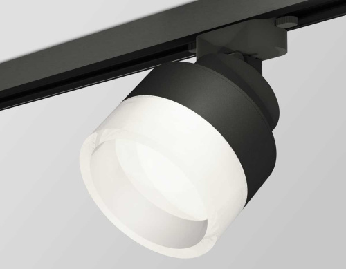 Комплект трекового светильника Ambrella light Track System XT (A2526, A2106, C8102, N8401) XT8102020