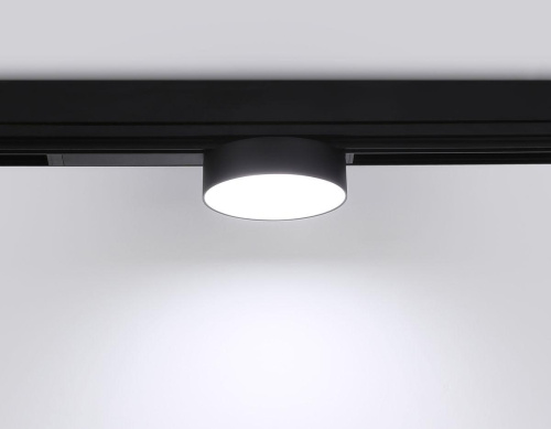 Трековый светодиодный светильник Ambrella Light Track System Magnetic 220V GL1381