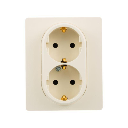 Розетка 2X2К+З Legrand Etika 16A 250V с/з винтовой зажим немецкий стандарт слоновая кость 672323