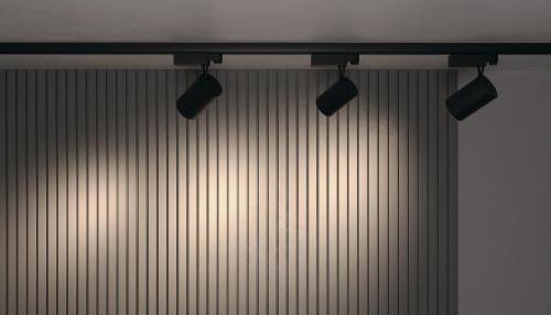Трековый светодиодный светильник Maytoni Technical Vuoro TR029-3-30W3K-B Трековый светодиодный светильник Maytoni Technical Vuoro TR029-3-30W3K-B