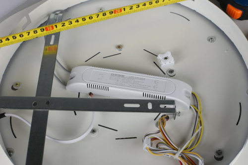 Потолочный светодиодный светильник с пультом ДУ Omnilux Monteluro OML-05407-120