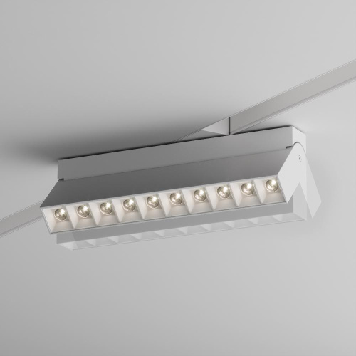 Трековый светодиодный светильник для магнитного шинопровода Maytoni Technical Points TR015-2-20W3K-W