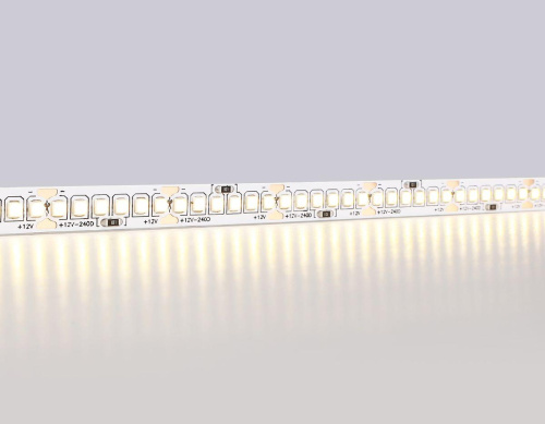 Светодиодная лента Ambrella Light 17W/m 240LED/m 2835SMD теплый белый 5M GS1401