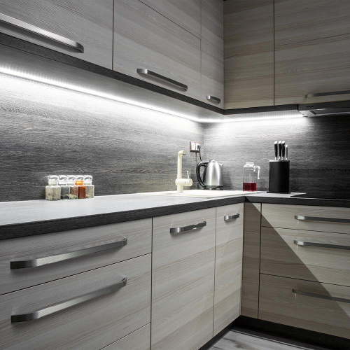 Светодиодная лента Apeyron 9,6W/m 60LED/m 2835SMD дневной белый 2M 219BL Светодиодная лента Apeyron 9,6W/m 60LED/m 2835SMD дневной белый 2M 219BL