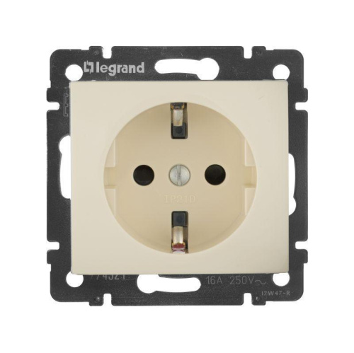 Розетка 2К+3 Legrand Valena 16A 250V с/з со шторками винтовой зажим слоновая кость 774321