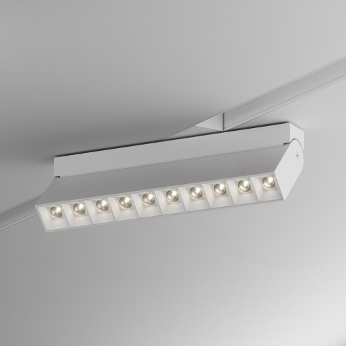 Трековый светодиодный светильник для магнитного шинопровода Maytoni Technical Points TR015-2-20W3K-W