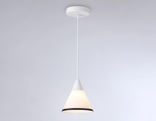 Подвесной светильник Ambrella light Traditional Modern TR3166