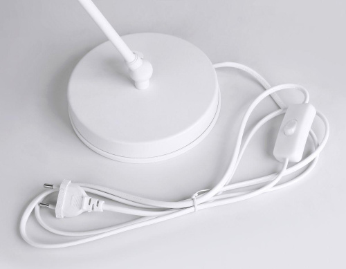 Настольная лампа Ambrella light Traditional TR8152