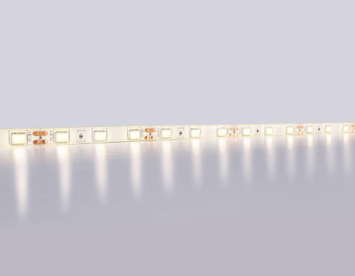 Светодиодная влагозащищенная лента Ambrella Light 14,4W/m 60LED/m 5050SMD теплый белый 5M GS2101