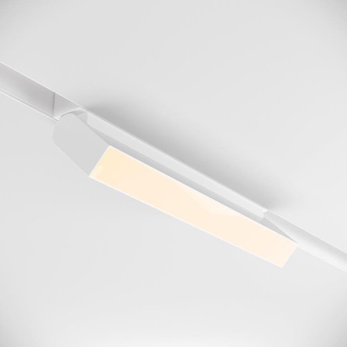 Трековый светодиодный светильник для магнитного шинопровода Maytoni Track lamps TR013-2-20W3K-W Трековый светодиодный светильник для магнитного шинопровода Maytoni Track lamps TR013-2-20W3K-W