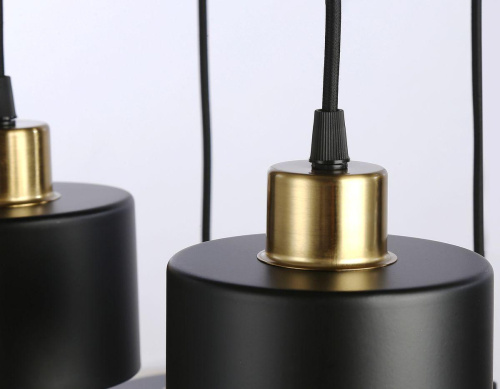 Подвесная люстра Ambrella light Traditional TR8126