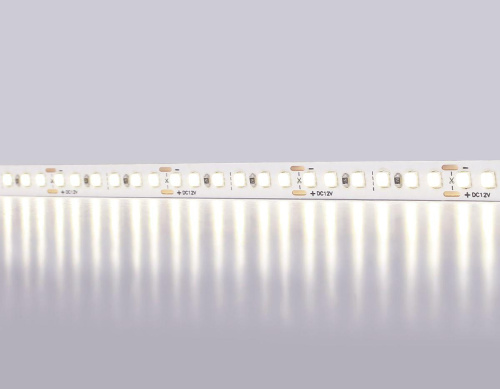 Светодиодная лента Ambrella Light 14,4W/m 180LED/m 2835SMD дневной белый 5M GS1302