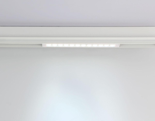 Трековый светодиодный светильник Ambrella Light Track System Magnetic 220V GL1301