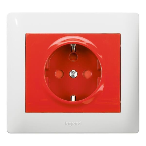 Розетка 2К+3 Legrand Galea Life Magic 16A 250V с/з с блокировкой красная 771029