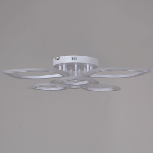 Потолочная светодиодная люстра Reluce 02303-0.3-3+3 WH